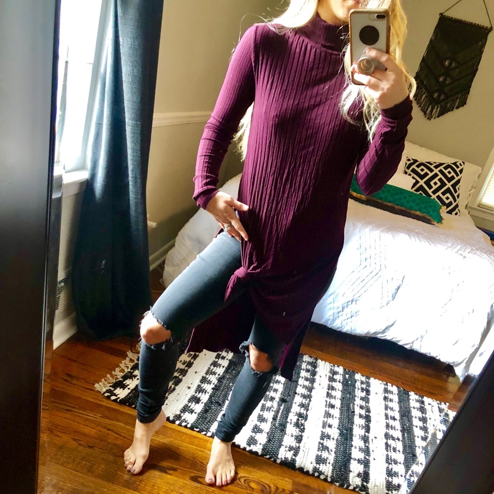 Split hem burgundy turtle neck